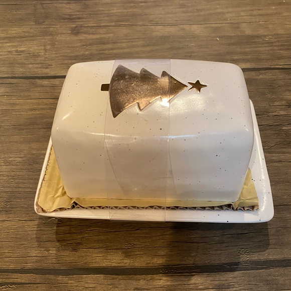 Stoneware Christmas Tree Butter Dish By Harvest Green Stufios - Picture 3 of 8